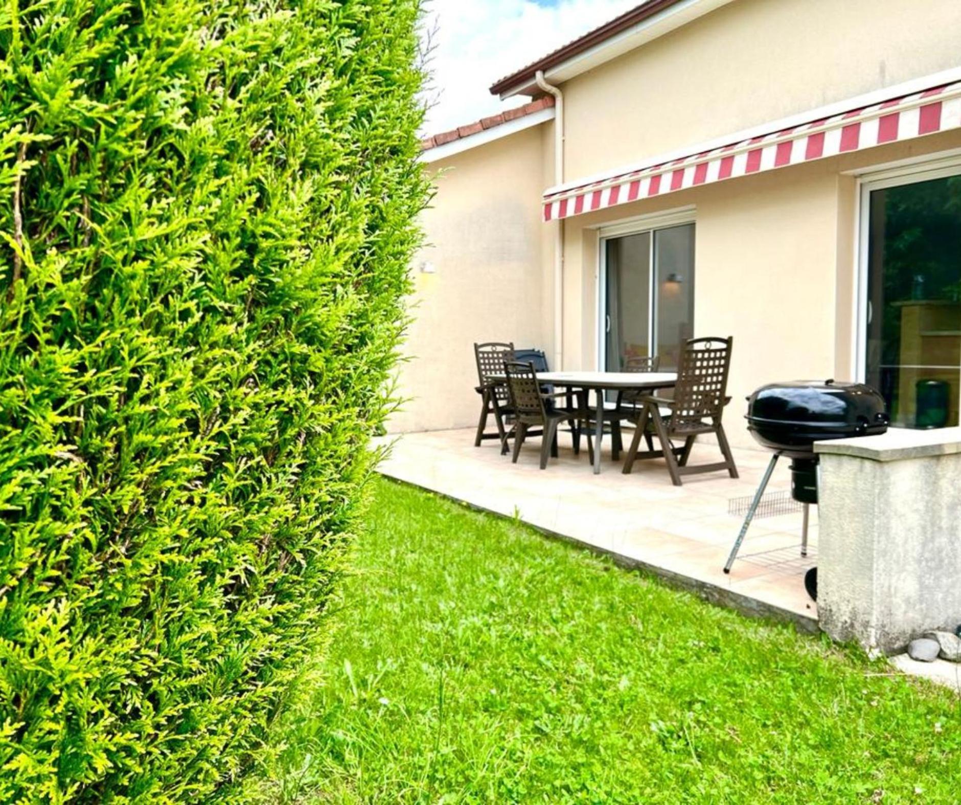 La Garde Familiale Et Spacieuse Hébergement de vacances